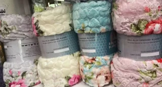 پتو دو نفره مسافرتی تیسا گل برجسته؛ تلفیقی از لطافت و کیفیت