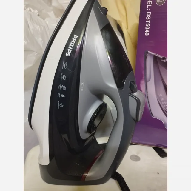 philips-iron-dst5040-black-gold.jpg